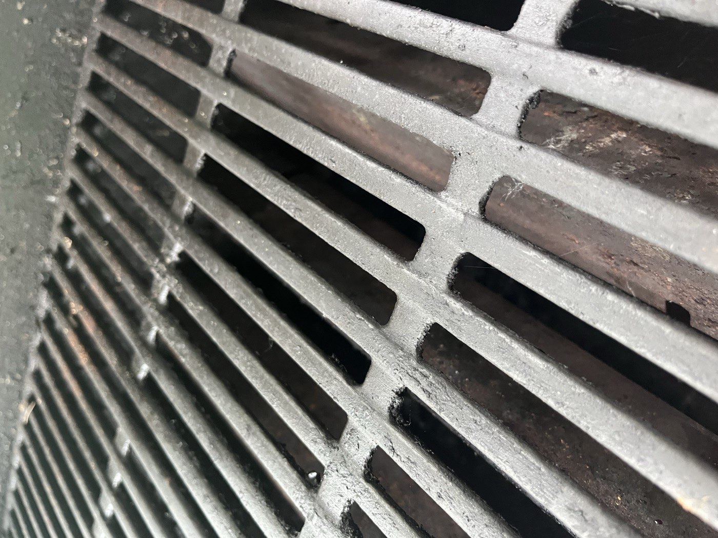 Heavy grease build-up on a neglected grill